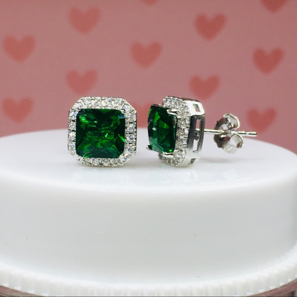 14k white gold earrings emerald 3 CT stud halo in box - Picture 6 of 9